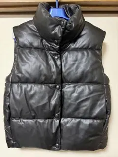 ZARA フェイクレザー　ブラック　ダウンベスト XS