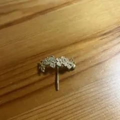 花モチーフ 金色 ヘアピン 約5cm