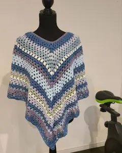 グラニースクエアポンチョ 青紫ストライプ