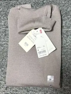 新品タグ付　UNIQLO エクストラファインメリノリブタートルセーター M 長袖