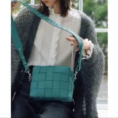 【美品】IACUCCI イアクッチ　ベルタS グリーン　レザー ショルダーバッグ