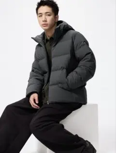 【美品】定価14,900円 UNIQLO シームレスダウンパーカ