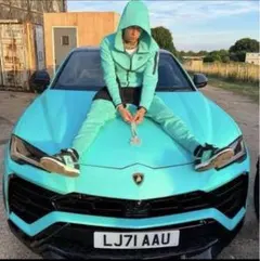 Central Cee着用 海外限定NIKE テックフリースティファニー下のみ