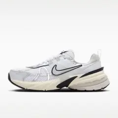 NIKE V2K Run レディーススニーカー