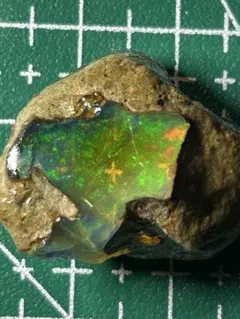 エチオピアオパール 32ct 緑ベースの原石 サービス