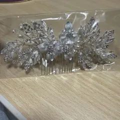 ウェディングヘッドドレス 花と葉のデザイン