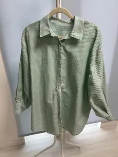 フリーズマート 緑のストライプ オーバーサイズシャツ