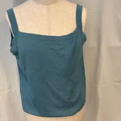 レリアンプラスハウス 青いニットタンクトップ スクエアネック