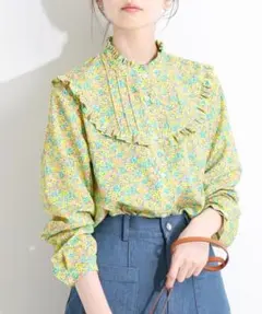試着のみ 25400円 IENA LA BOUCLE 小花プリントフリルブラウスのサムネイル