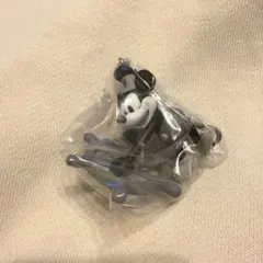 カラーコレクションチャームblack ミッキー　蒸気船ウィリー　ガチャ