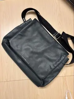 【即日発送】EMPORIO ARMANI ショルダーバッグ レザーのサムネイル