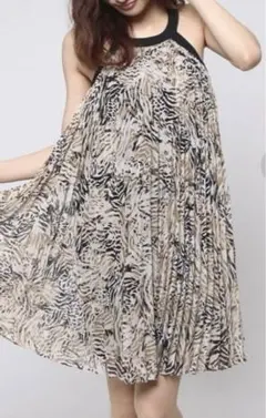 【未使用　タグ付き】　GUESS ゲス　ノースリーブドレスのサムネイル