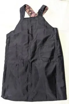 黒とペイズリー柄のリバーシブルエプロン　M-Lサイズ