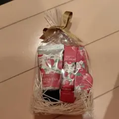 アフタヌーンティー　ハンド＆ネイルクリームとリップクリームセット