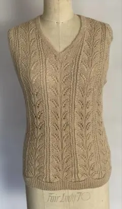 ハンドメイド　透かし模様のベスト