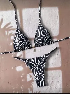 ブラックホワイト抽象パターン三角ビキニxs size