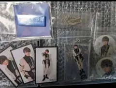 JO1 鶴房汐恩ファンミグッズ（トレカ　缶バッジ　ブレスレット　アクキー　名札）