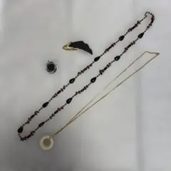 古いものです。　ネックレス　ブローチ　アクセサリー　４点セット