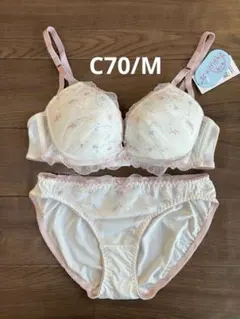 チュチュアンナ　トキメキブラ　自然な谷間　ホワイト　レース　ブラセット　C70M