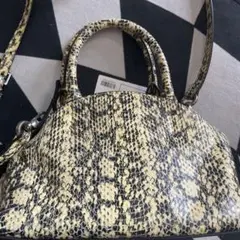 CHARLES & KEITH ヘビ柄ショルダーバッグ