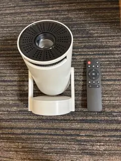 ポータブルプロジェクター 本体 リモコン付きのサムネイル