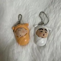 クレヨンしんちゃん　おくるみbabyスイング　しんちゃん、ボーちゃん