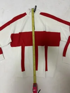 ホワイト/レッド ストライプ ニットセーター新品未使用！