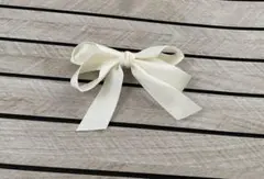 サテン変形リボンヘアクリップ　オフホワイト