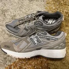 n.hoolywood newbalnce1906