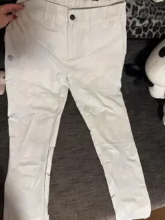 ホワイト スリムフィット パンツ スカルロゴ