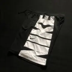 美品 Nike ウーブン ビッグロゴ ハーフパンツ ショートパンツ 黒白 ナイキ