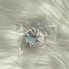 サンリオ　メゾピアノ　シークレットチャーム　シナモロール