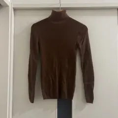 ブラウン タートルネック　セーター　 ユニクロ　美品