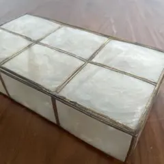 アジアン骨董】木製 小物入れ ジュエリーボックス 透かし彫り 貝細工付 