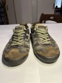 オニツカタイガー スニーカー