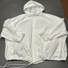 ホワイト ブルゾン