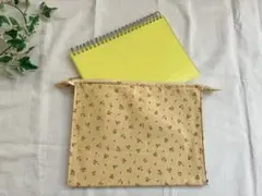 《ハンドメイド》A5サイズフラットファスナーポーチ(内ポケット付)