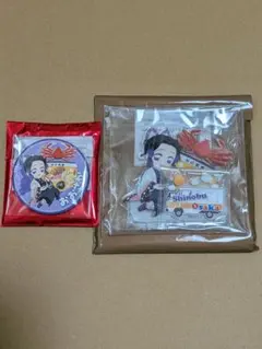 鬼滅の刃 TOGO 大阪 大分 胡蝶しのぶ アクリルスタンド2種 缶バッジ