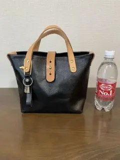 ハンドメイド レザーミニトートバッグ　XSサイズ　ブラック　持ち手ベージュ