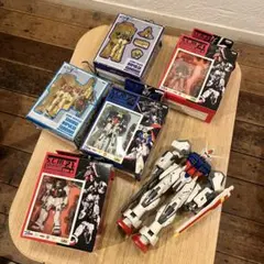 バンプレスト フィギュア 5種セット ガンダム 仮面ライダー - メルカリ