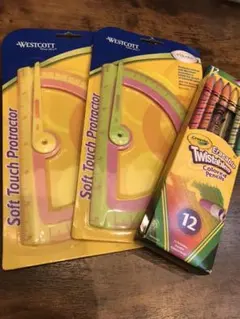 分度器と消せる色鉛筆のサムネイル