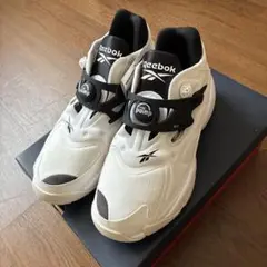 「新品　未使用」Reebok PUMP COURT スニーカー 245mm