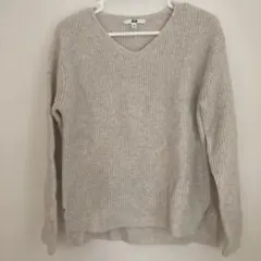 UNIQLO Vネック 長袖ニット　ホワイト　S サイドスリット
