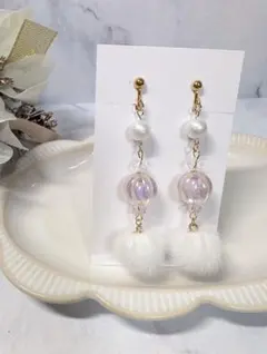 ファーとパールビーズのロングイヤリング