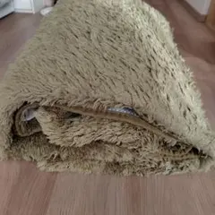 Natural Posture オリーブグリーンラグ 140cm x 200cm