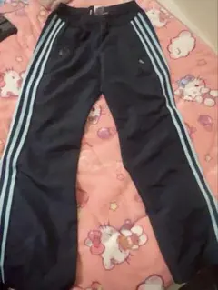 adidas ジャージパンツ 黒/青 3本ストライプ