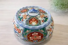 有田焼 哲山 錦松梅 蓋付き鉢 色絵 和食器のサムネイル