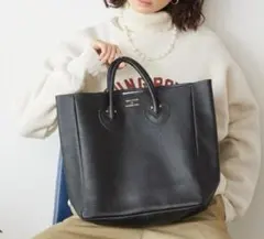 美品YOUNG &OLSEN エンボスレザートートバッグのサムネイル
