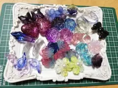 アクリル製ビーズセット 多彩な色と形 手染めビーズ