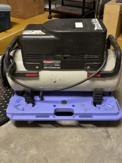 マキタ makita エアコンプレッサー AC1201 60Hz用 - メルカリ